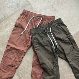 Vuori Men's Chinos in Rust and Olive